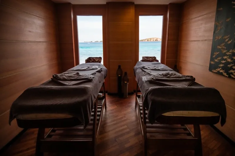 Calm spa interior cruise experience