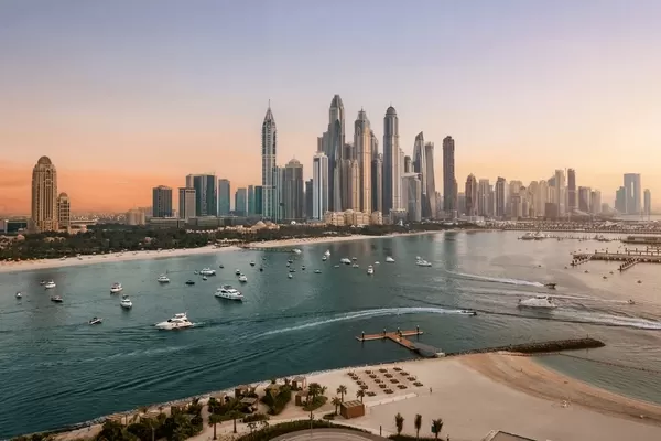 Luxurious Dubai tours – skyline view with Burj Khalifa