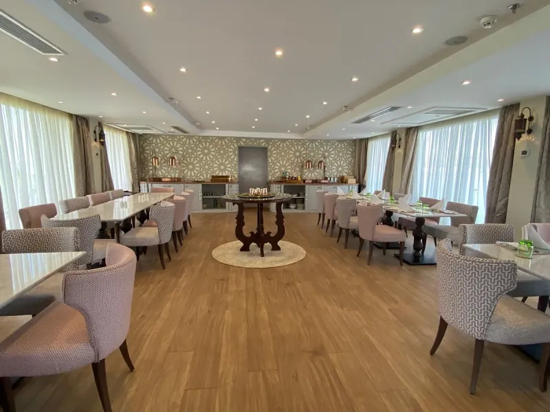 Nawara Luxury Dahabiya Cruise dining experience 
