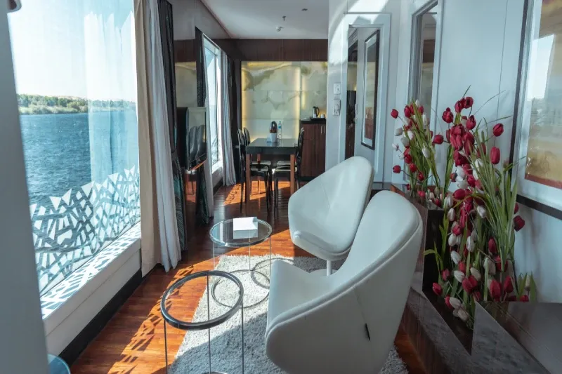Panoramic Nile views on Room