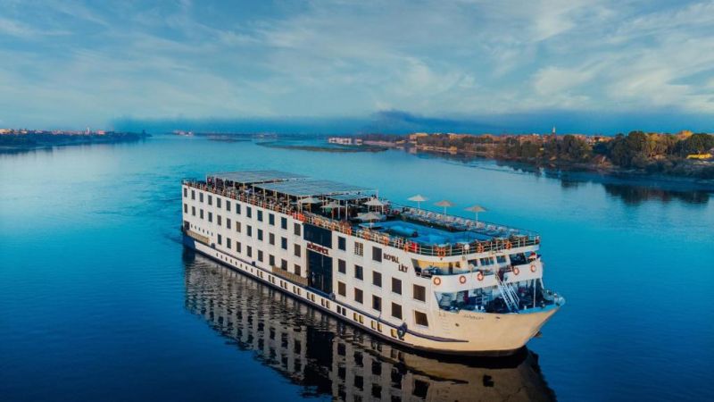 MS Movenpick Royal Lily Nile cruise sailing elegantly along the Nile – luxury meets tradition in Egypt