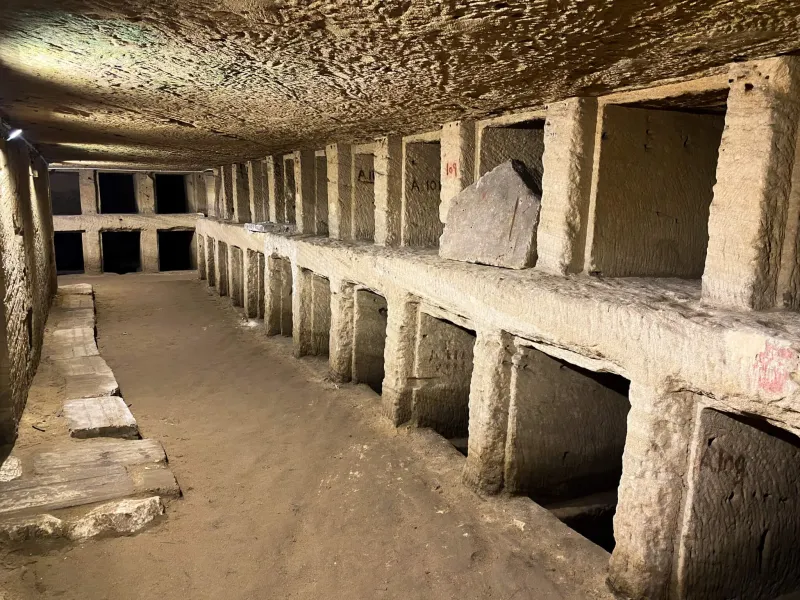 Alexandria day tour to Catacombs of Kom El Shoqafa