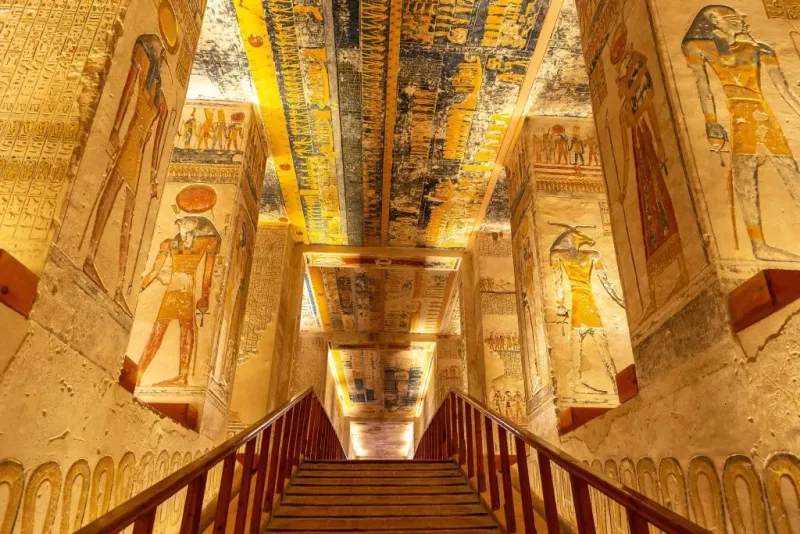 Discover the Valley of the Kings on Luxor tours