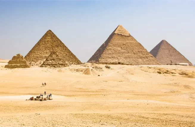 Panoramic view of Giza Pyramids in 8-Day Egypt Tour from USA