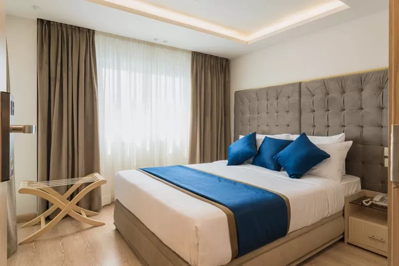 king bed cabin on Dahabiya