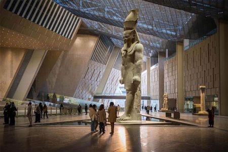 Visita ao Museu Egípcio Grandioso no tour de 8 dias pelo Cairo