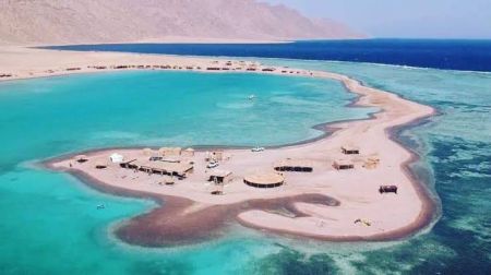 Blue Lagoon Dahab with turquoise water and sandy beach